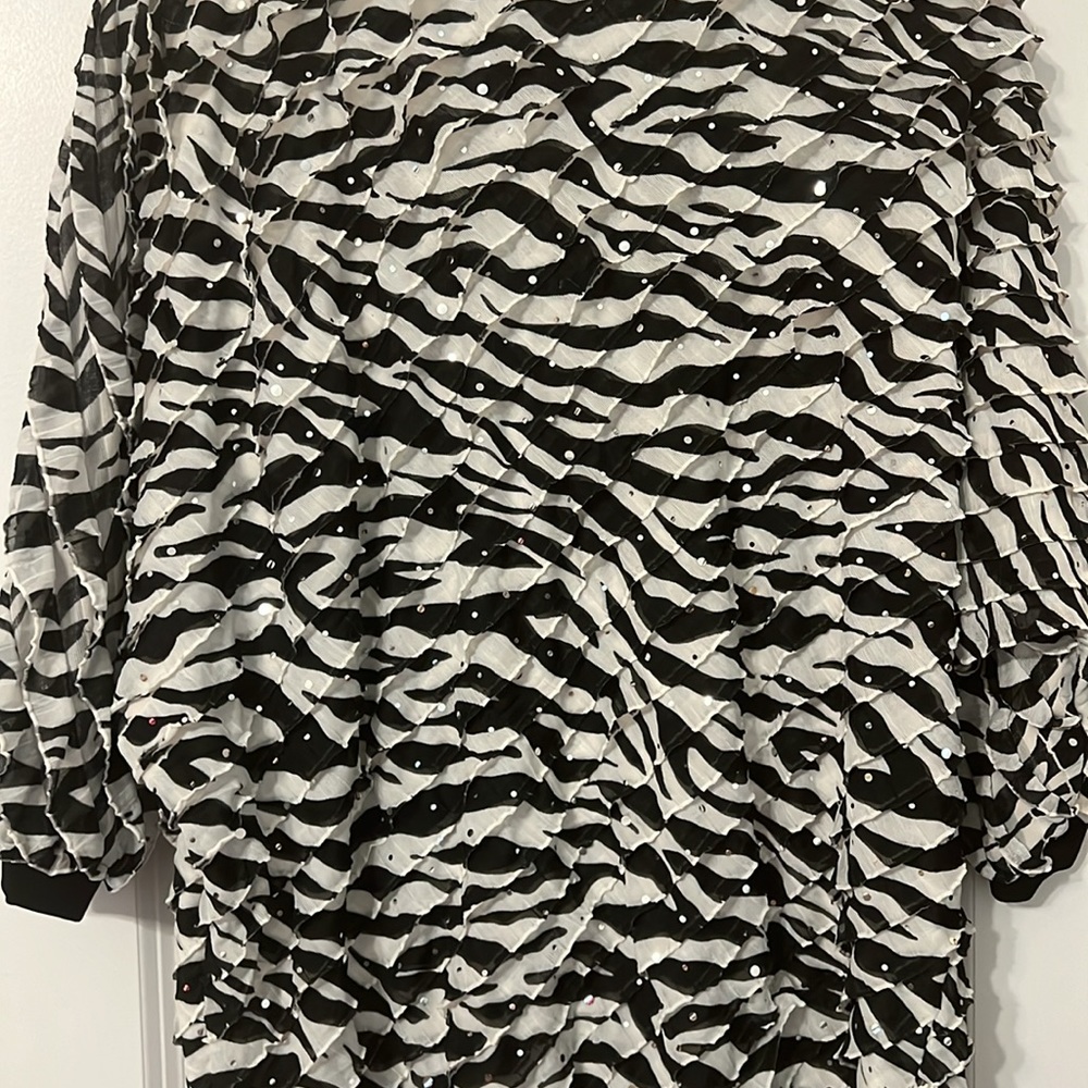 New NY Collection Size S Top - Picture 4 of 5
